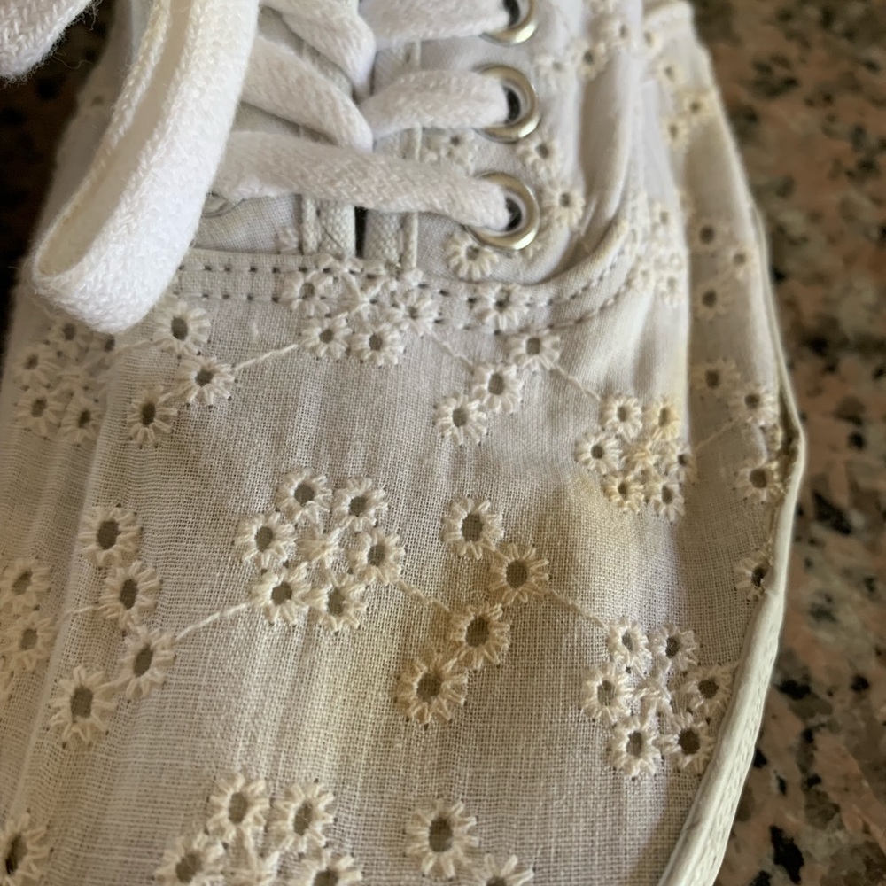 White Shoes - Picture 2 of 6